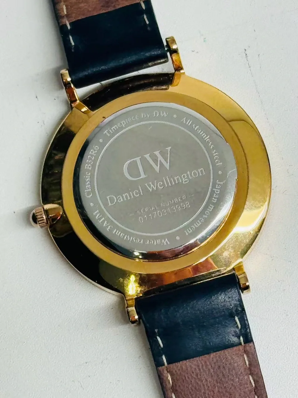 Daniel Wellington DW Men’s Watch Black Dial Gold Tone 32mm New Battery Runs